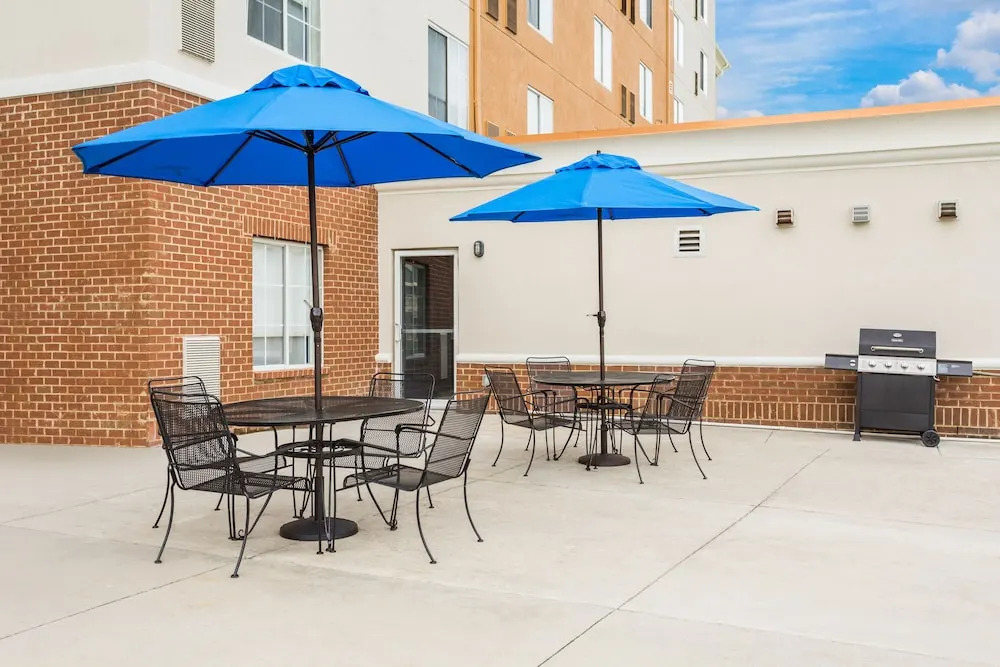 Holiday Inn Express and Suites - Petersburg - Fort Lee by IHG
