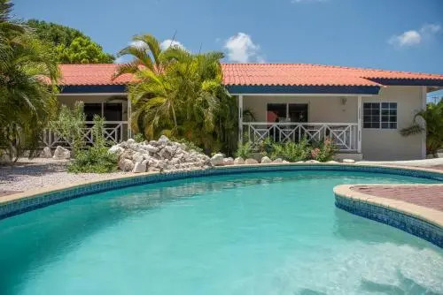 Blue Marlin Apartments, nabij Mambo Beach