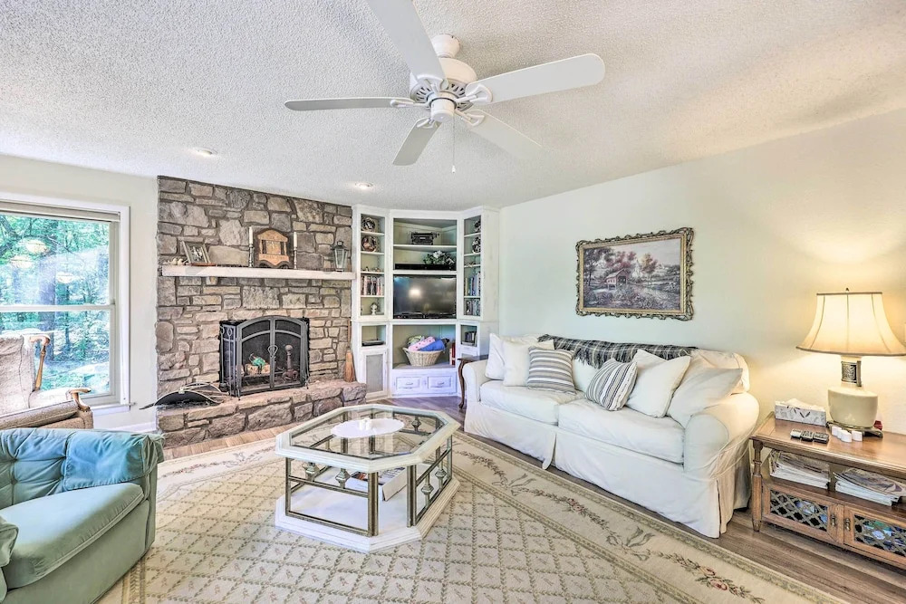 Furnished Deck w/ Views: Hot Springs Cottage