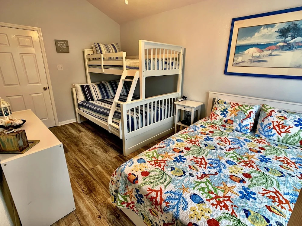 Lobster Roll 3 Bedrooms 2 Bathrooms Home
