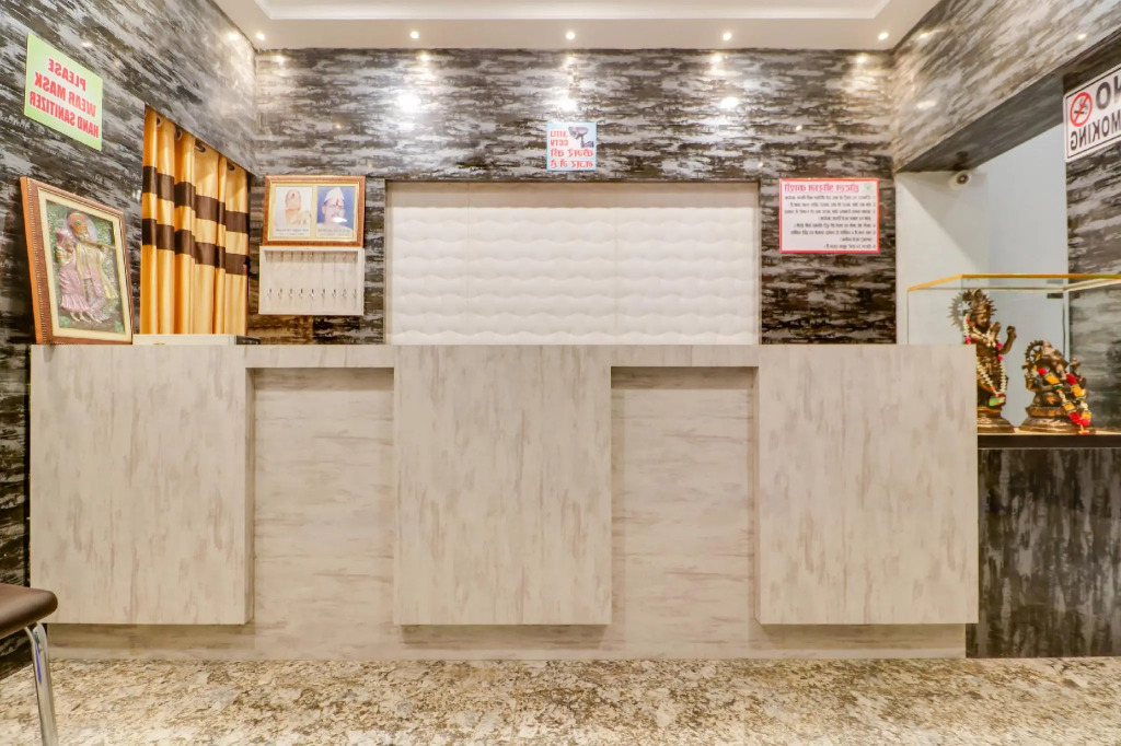 SPOT ON 69549 Hotel Shri Ram Kashi