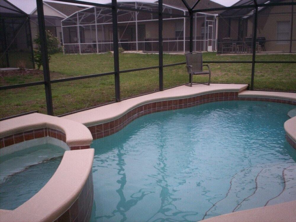 4 Br Home Kitchen Sleeps 8 - Ovh 4351