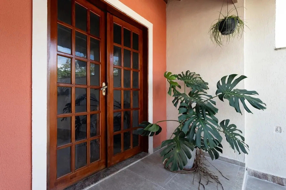 Casa com Churrasqueira a 550m da Praia Itaipua u