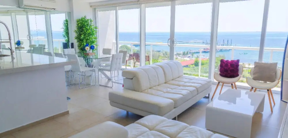 MARINA Beachfront 2 BDR- Amazing Oceanview