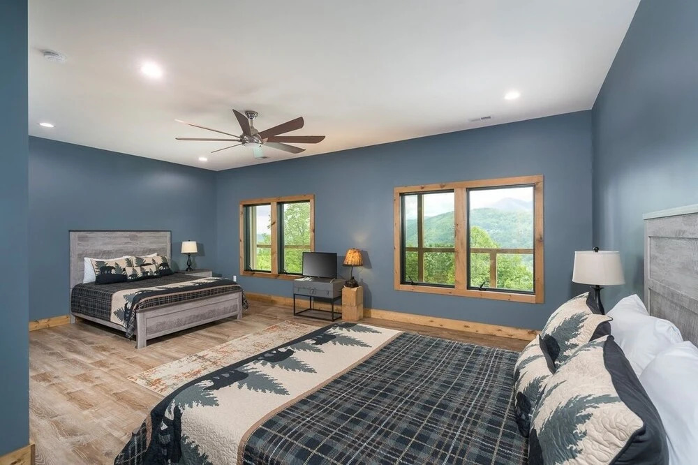 Smoky Mountain High 4 Bedroom Home by Redawning