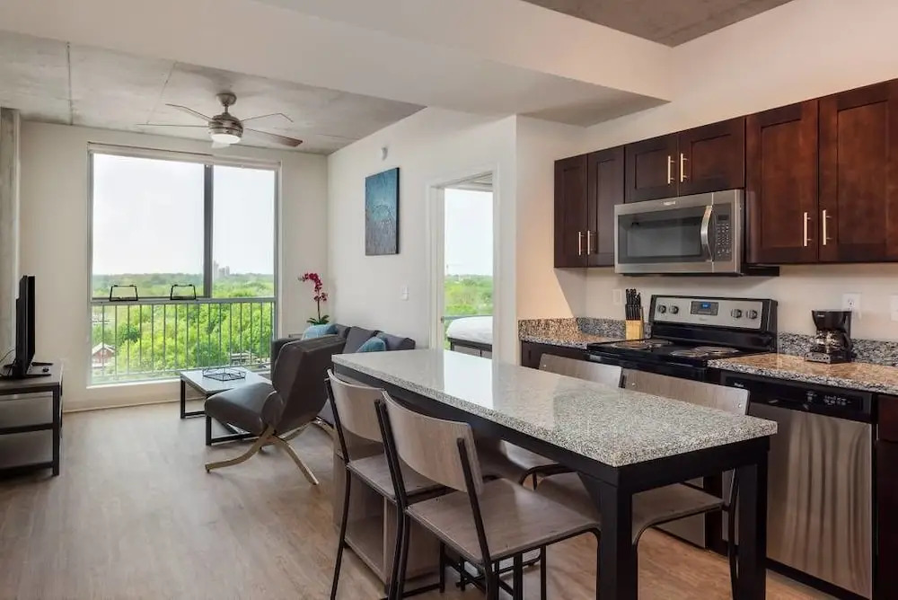 Apartments at 6105 Delmar Blvd