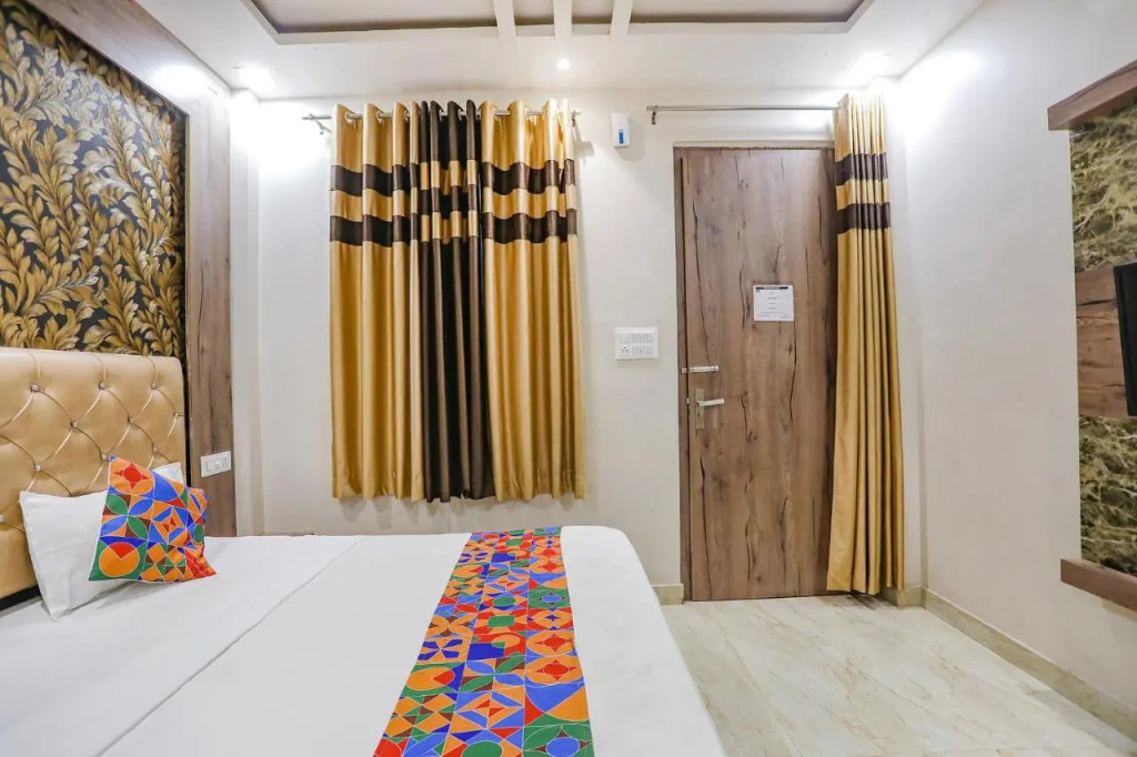 FabHotel Shri Ram Kashi