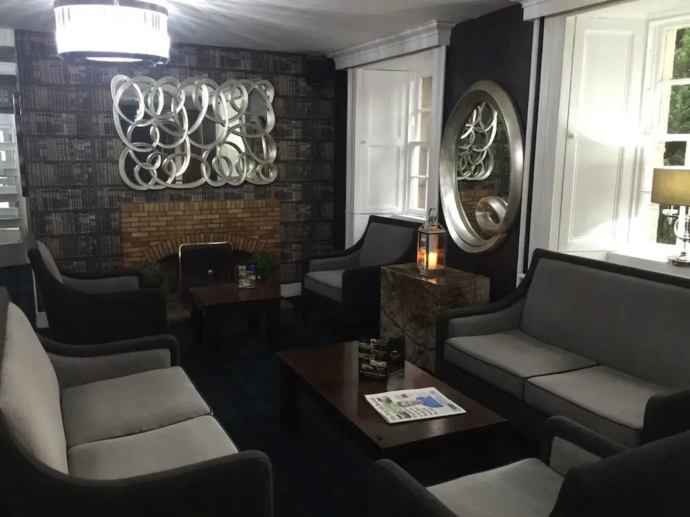 Huntly Arms