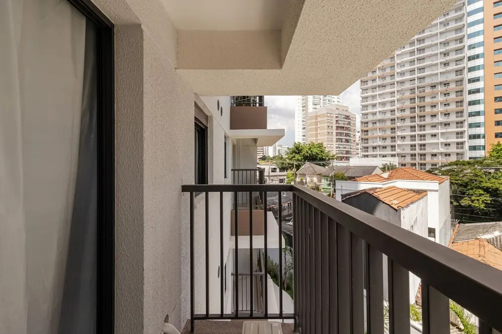 Studio com Varanda ao Lado do Metr em Pinheiros