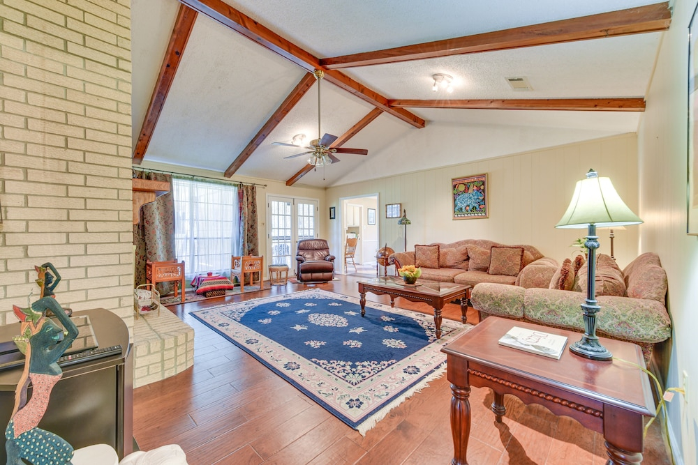 Baton Rouge Retreat w/ Private Patio!