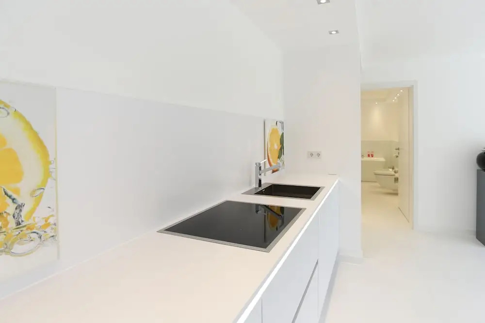 the white design apartment
