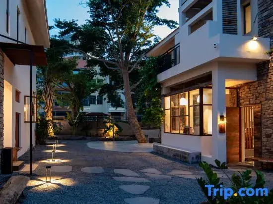 Haikou Man Manor Homestay (Wuyuan River Convention Center)
