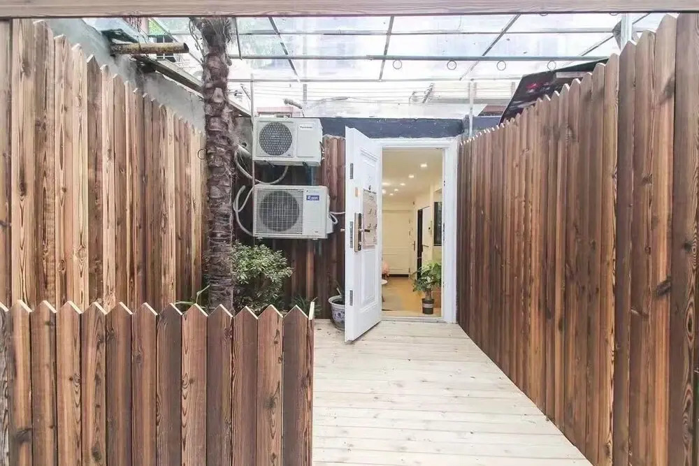 Shanghai Hills&Zinn Changle road Homestay