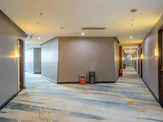 Fengsheng Hotel (Guangzhou Panyu Chimelong Zoo North Gate)