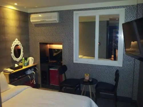 M Motel