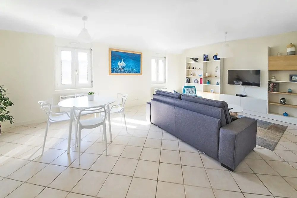 Ocean Apartment