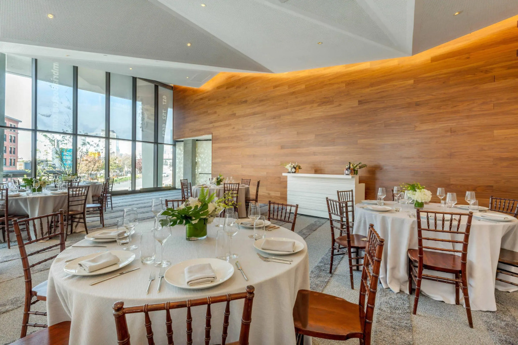 Cambria Hotel Boston Downtown - Seaport