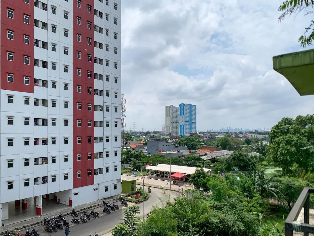 Cozy 2Br At Delta Cakung Apartment