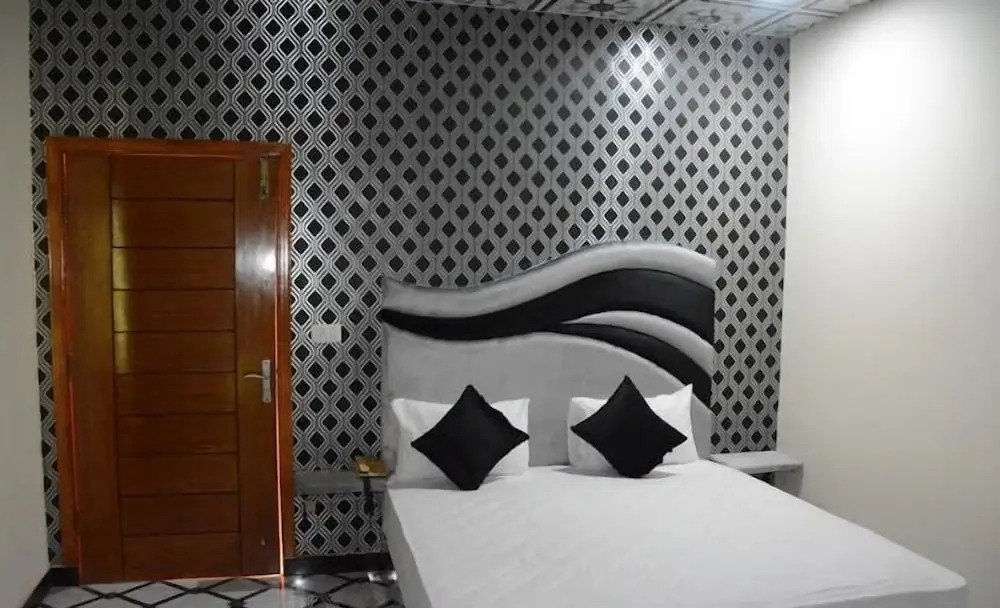 Hotel The Taj Multan