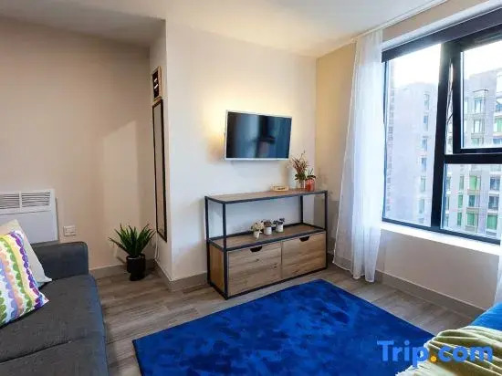 Modern Liverpool Flat | Contractors & Work Trips %