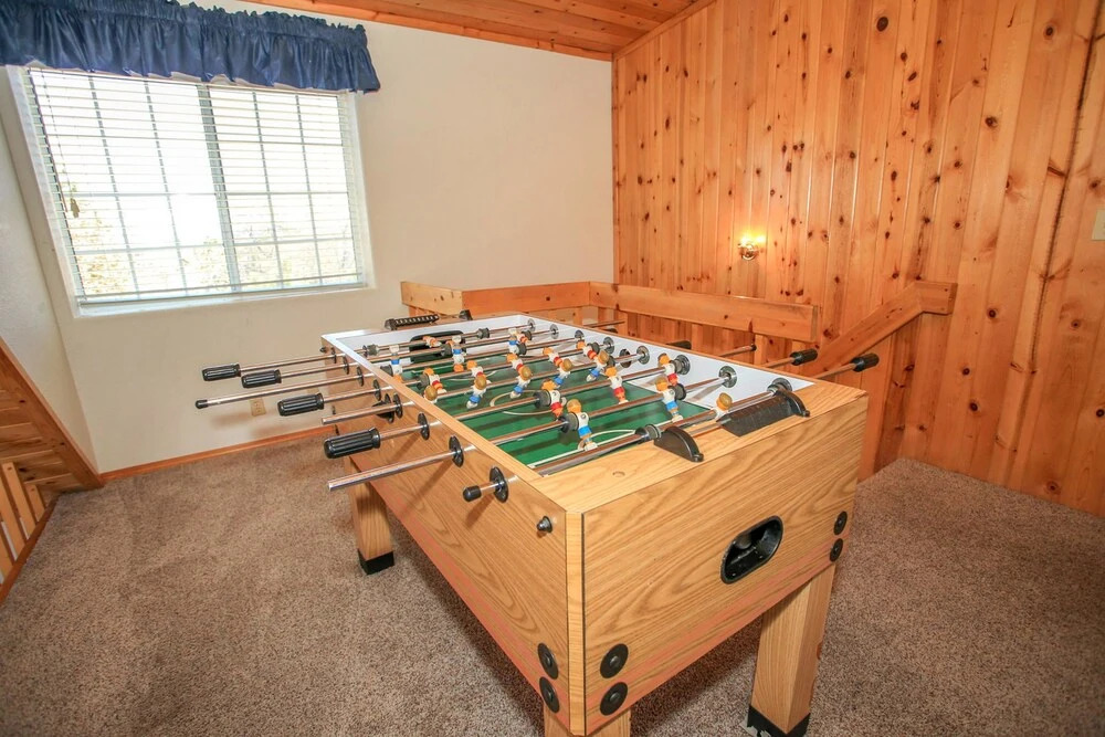 Crescenta Heights by Big Bear Cool Cabins