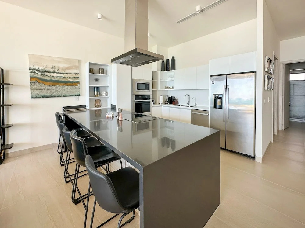 Sandy Beach 2BR Beachfront Getaway