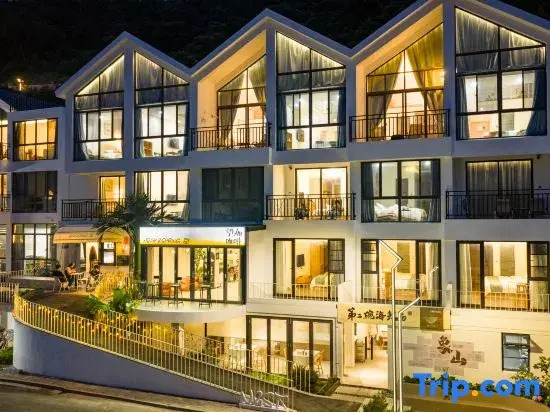 Xiangshan Morning Mountain Evening Sea Homestay