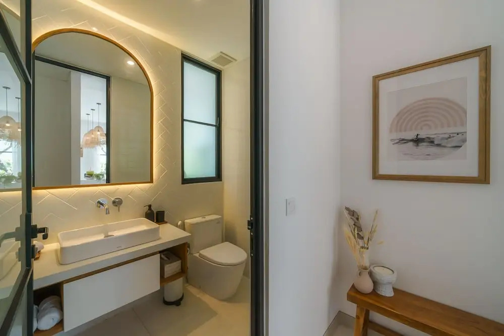 Puri Senang - Modern Pool Villa, 6 Mins to Berawa Beach & Finns