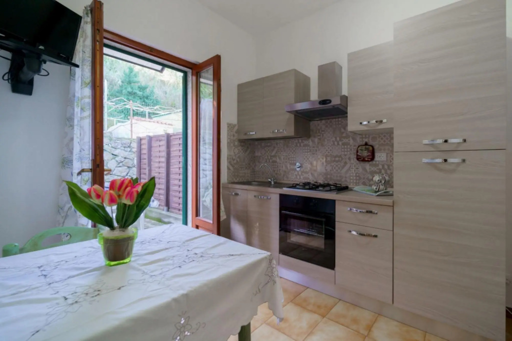 La Balconata sleeps 2 inside the Dimora Capoliveri 400 meters from the centre-LA BALCONATA