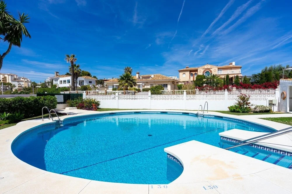Charming Apartment Near Beach and Golf Ref 115