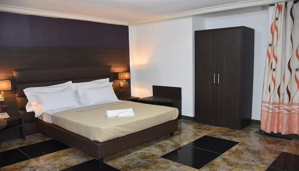 New Heaven Hotel
