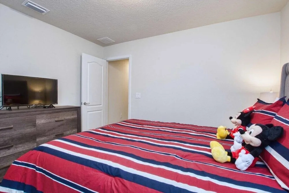 Windsor at Westside-8 Bedrooms House W/pool-3719ww Home