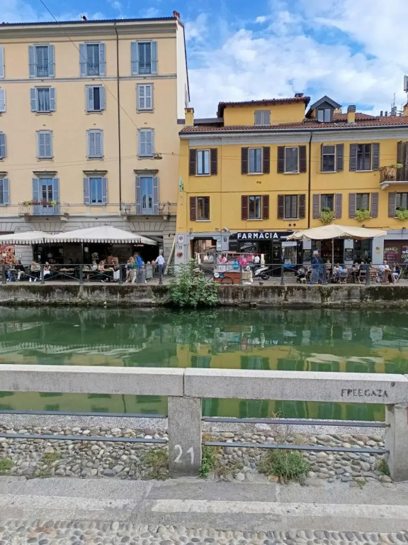 Unique 4 Storey House on Naviglio 4Bd, 4Bt
