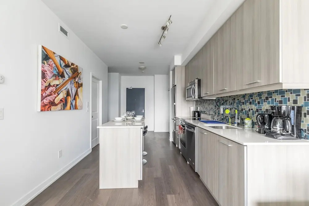 Newly Decorated Trendy Condo Sleeps 4