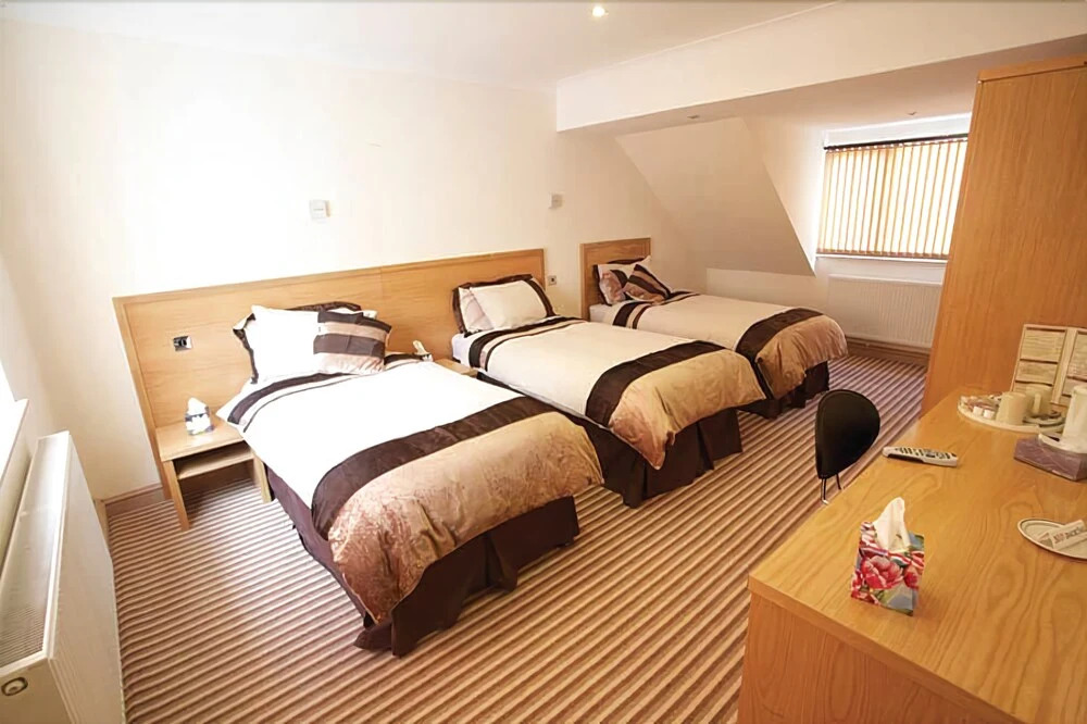 Coasting Pilot Hotel