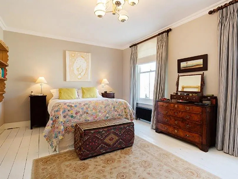 Veeve  5 Bed House Fitzwilliam Road Clapham