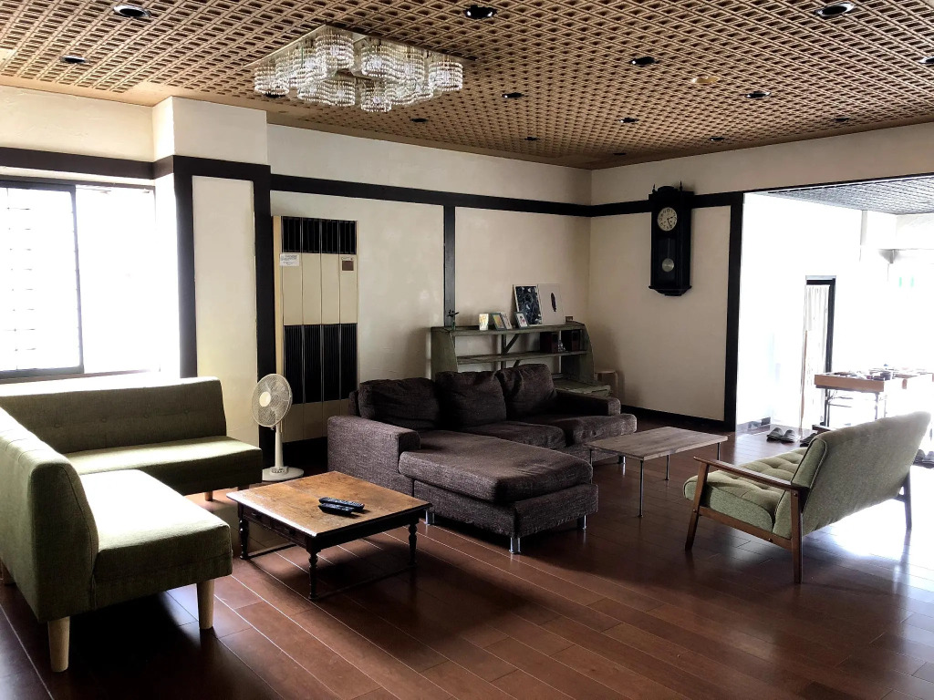 Iwamuro Slow Hostel