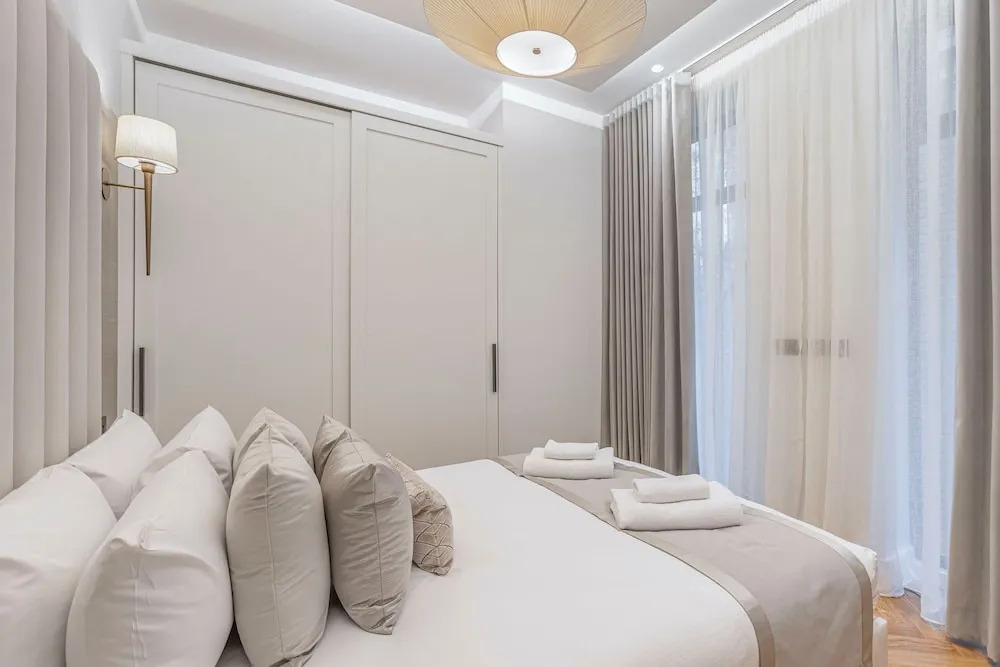 Wimpole Mews - 4 Bedroom Apartment