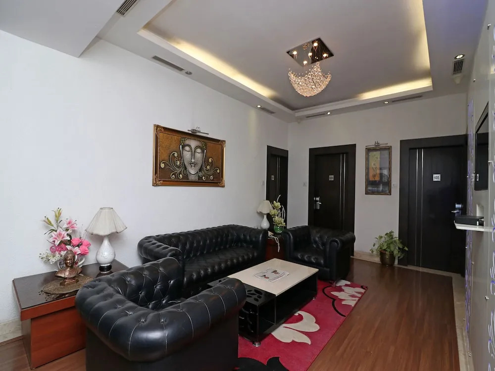 Capital O 3194 Hotel Dayal International