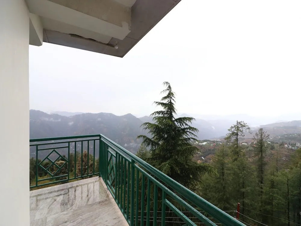 OYO 13317 Home Hill View 2BHK Mashobra