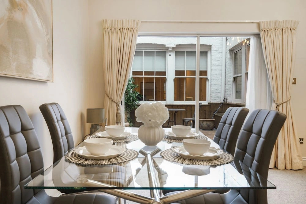 Hertford Flat 1