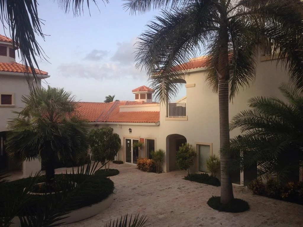 Hotel La Vista Azul
