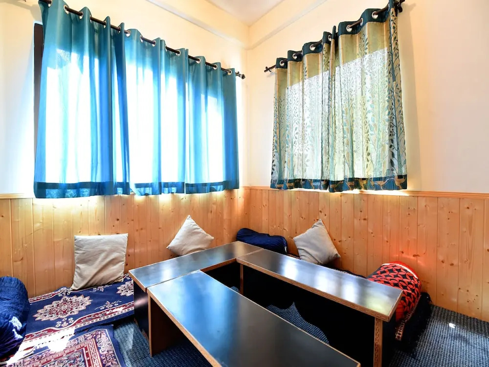 OYO 13350 Home Hill View Naggar Road
