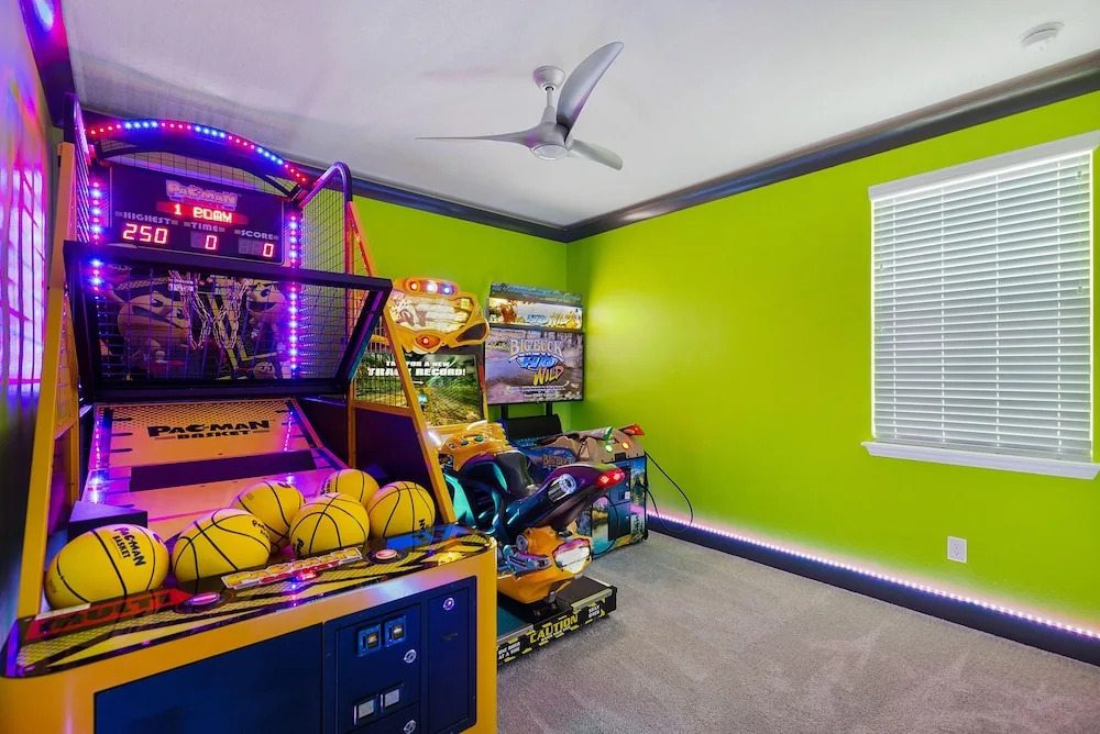 Sr017v: 8 Bed, Nintendo, Harry Potter, Pool, Shuffle Board