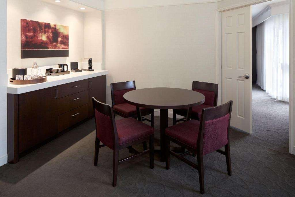 Delta Hotels by Marriott Montreal
