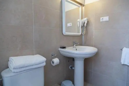 Hostal Fonda Montserrat