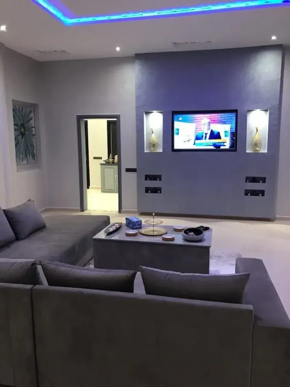 Villa Three Hills