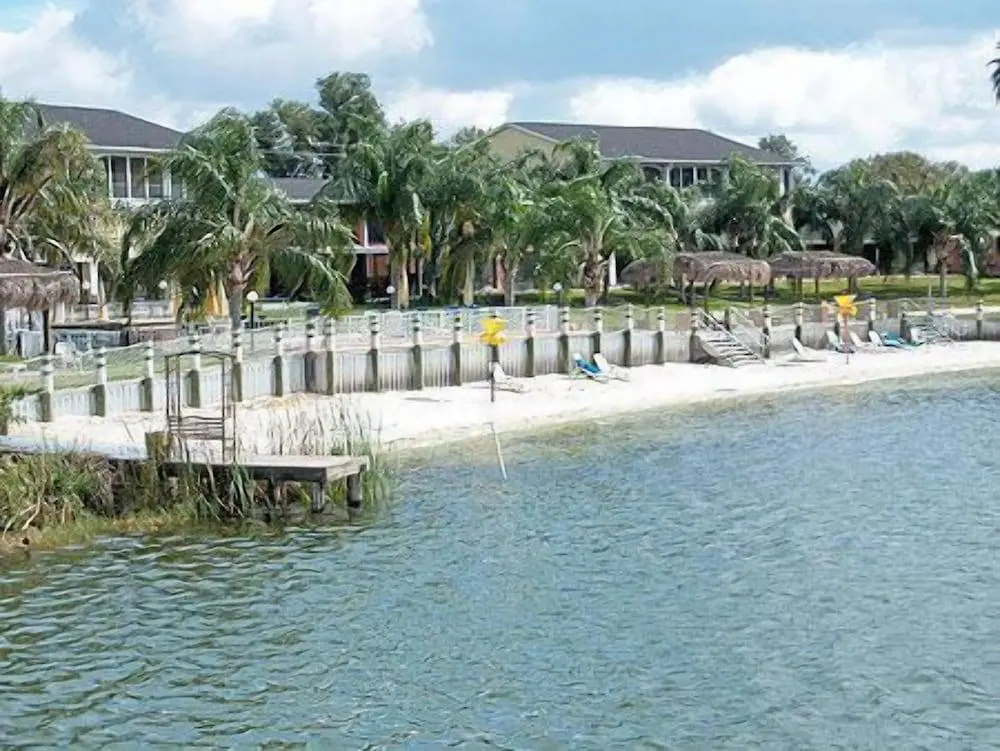Lake Roy Beach Inn - Winter Haven