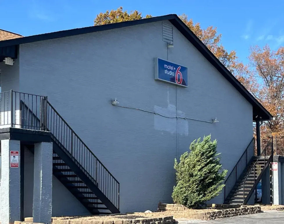 Studio 6 Suites Hurricane, Wv