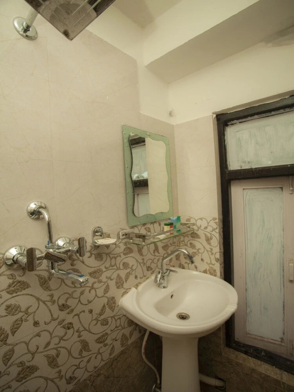 OYO 205 Hotel Geranium